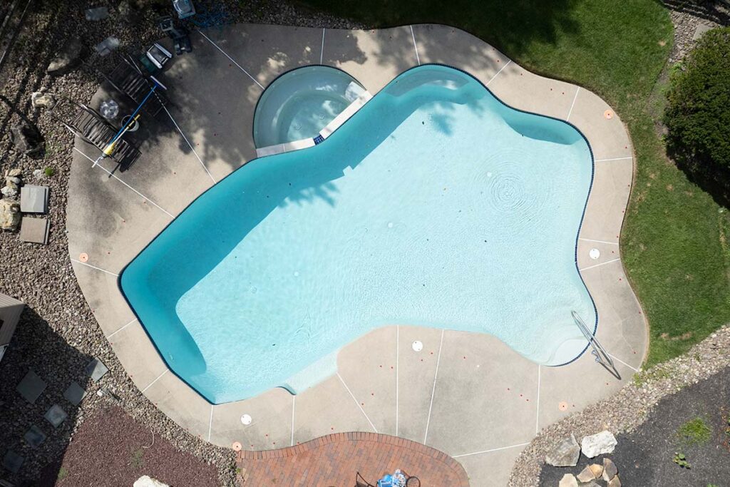 Pool Fitter Captures the Entire Pool in 1 Snapshot