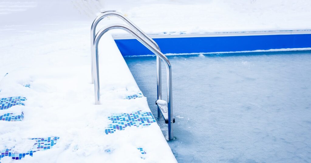 5 Tips for Maintaining Water Balance in Your Pool During Winter