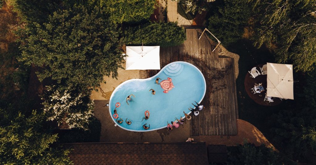 Keeping Your Pool Water in Place: The Benefits of Pool Covers
